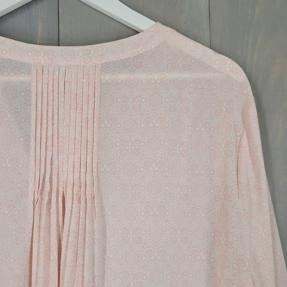 NYDJ Pintuck Blouse Women Large Peach Pink White Dot Print 3/4 Sleeve V-Neck - Picture 4 of 9
